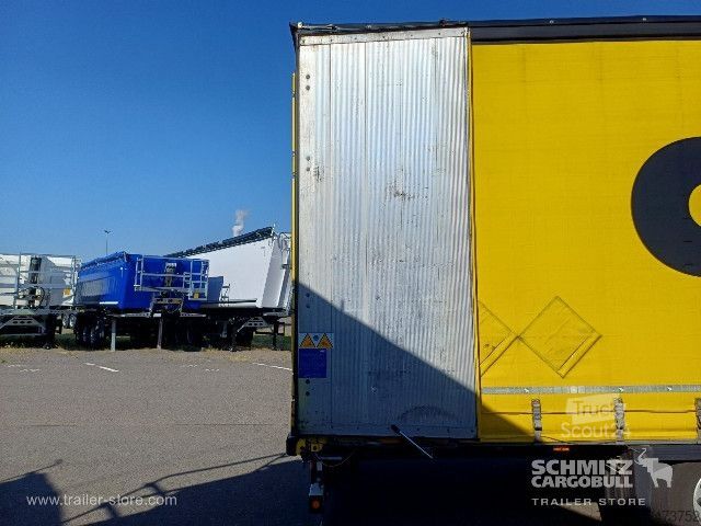 Semiremorcă deschisă cu prelată Schmitz Cargobull Curtainsider Mega Getränke