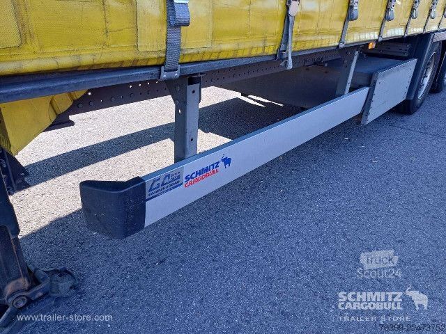 Semiremorcă deschisă cu prelată Schmitz Cargobull Curtainsider Mega Getränke