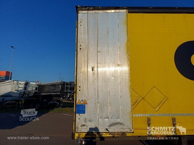 Semiremorcă deschisă cu prelată Schmitz Cargobull Curtainsider Mega Getränke