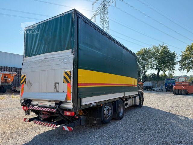 Camião plataforma com lona VOLVO FH500 Pritsche Plane Edscha Autom.