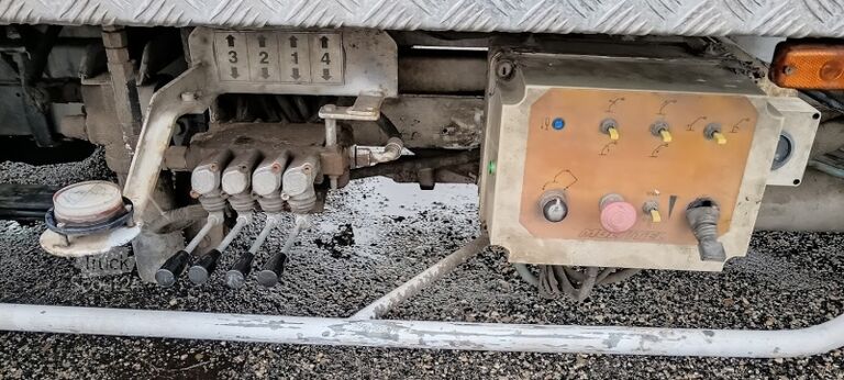 Dostavno vozilo s kesonom Mercedes-Benz Sprinter Multitel 180 ALU AF - 18 m