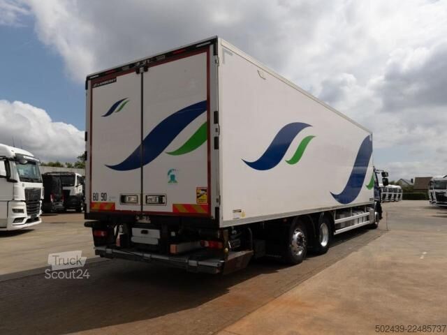 Camion refrigerato Renault D26 WIDE 380 DXI