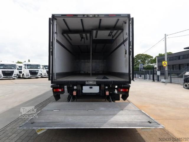 Camion refrigerato Renault D26 WIDE 380 DXI