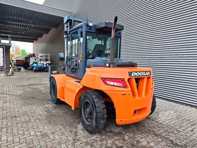 Vysokozdvižný vozík Doosan D80S-7 1585 Hours!