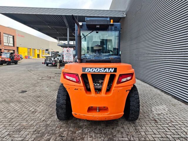Vysokozdvižný vozík Doosan D80S-7 1585 Hours!
