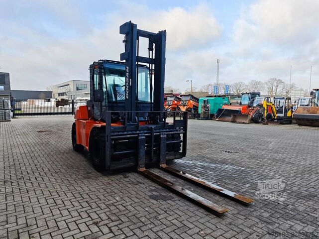 Vysokozdvižný vozík Doosan D80S-7 1585 Hours!