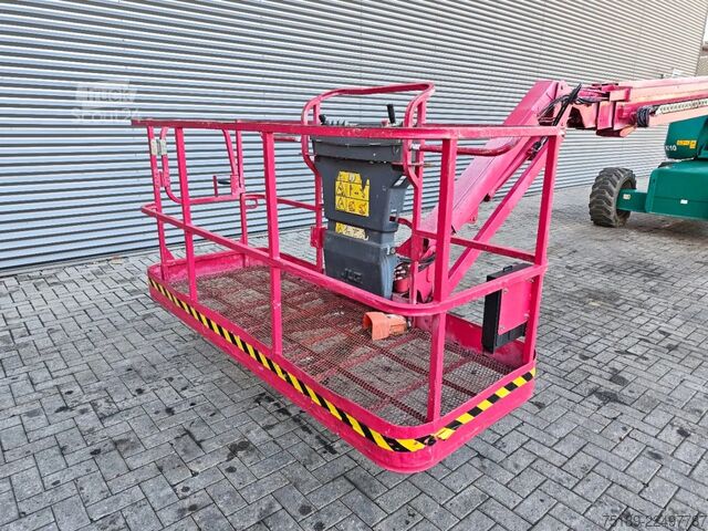 Teleszkópos platform JLG 660 SJ