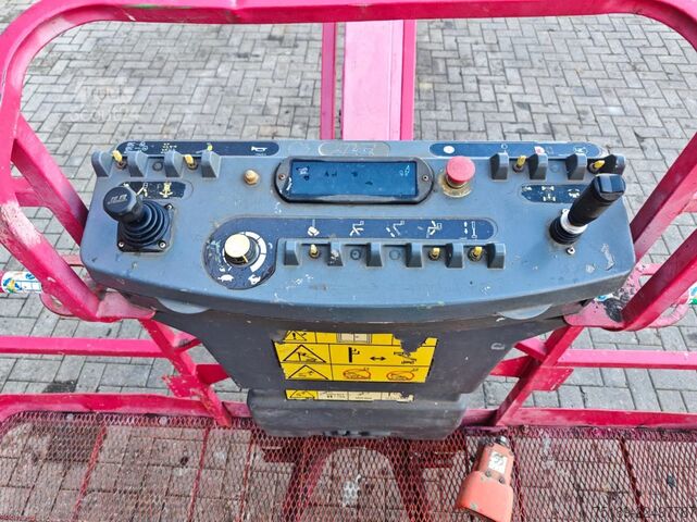Teleszkópos platform JLG 660 SJ