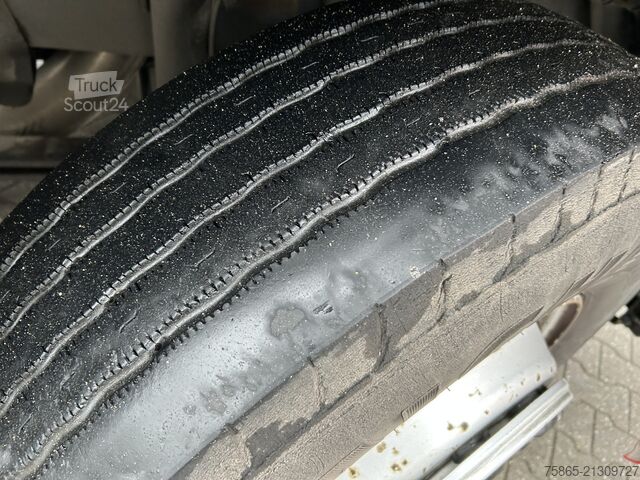 Standaard-SZM DAF XF 105 410 Space Cab / ATe / 698 dkm / Tacho V2...