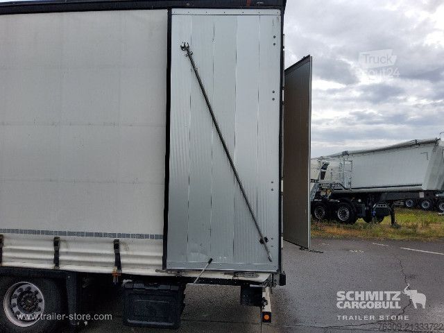 Semirimorchio con telone Schmitz Cargobull Curtainsider Mega Getränke