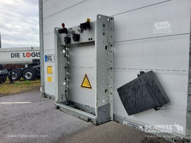 Semirimorchio con telone Schmitz Cargobull Curtainsider Mega Getränke