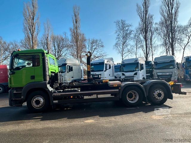 Kroghejselastbil MAN TGS 26.470 6x2 Abroller  HYVA Lift/Lenk
