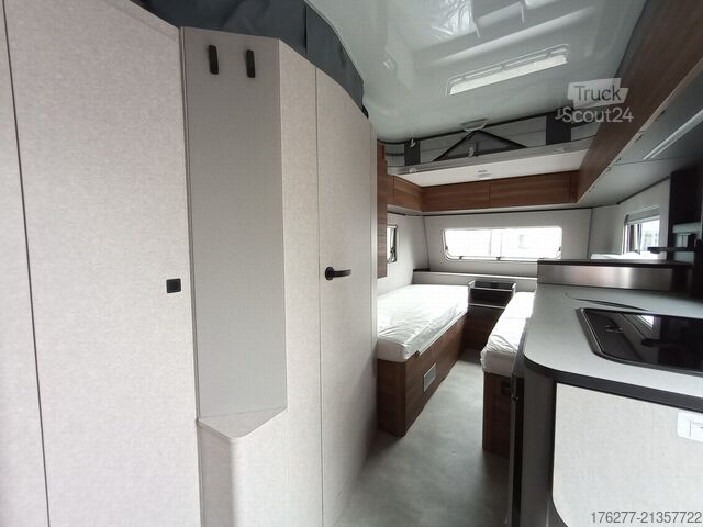 Potovalna prikolica Eriba Feeling 470