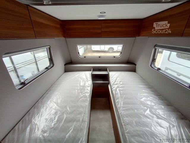 Potovalna prikolica Eriba Feeling 470