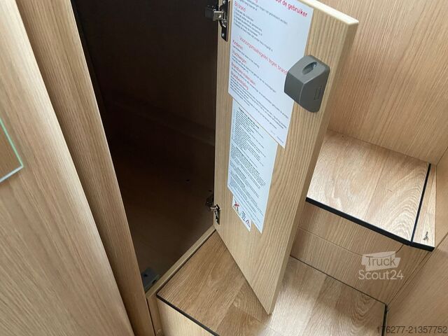 Semintegral Hymer B MC T 600 Mercedes WhiteLine