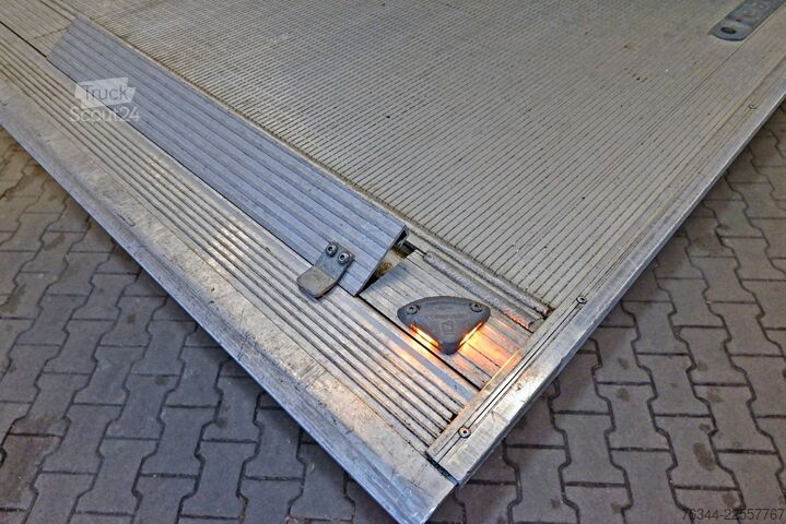 Furgon blaszak MERCEDES-BENZ Sprinter 317 CDI Maxi Koffer LBW Dachspoiler A/C