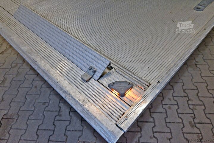 Furgon MERCEDES-BENZ Sprinter 317 CDI Maxi Koffer LBW Dachspoiler A/C