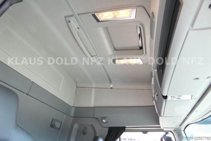 Standardowy ciągnik siodłowy RENAULT T 480 High Cab 2 XL Tanks Retarder Euro 6
