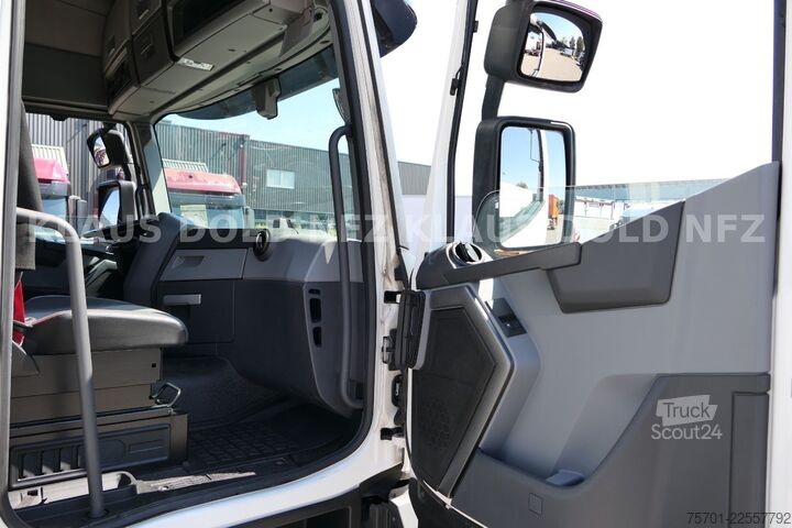 Standardowy ciągnik siodłowy RENAULT T 480 High Cab 2 XL Tanks Retarder Euro 6