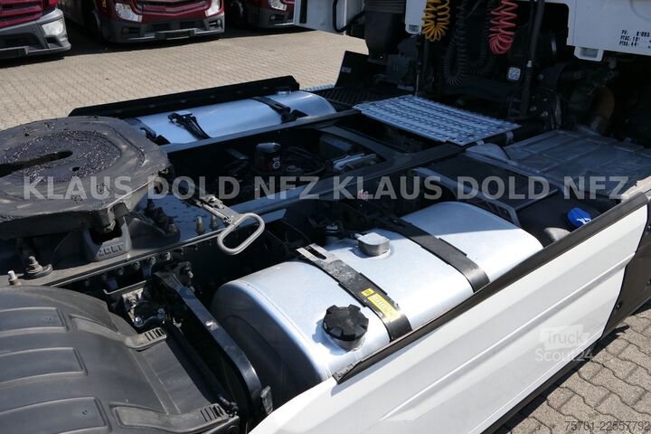 Standardowy ciągnik siodłowy RENAULT T 480 High Cab 2 XL Tanks Retarder Euro 6