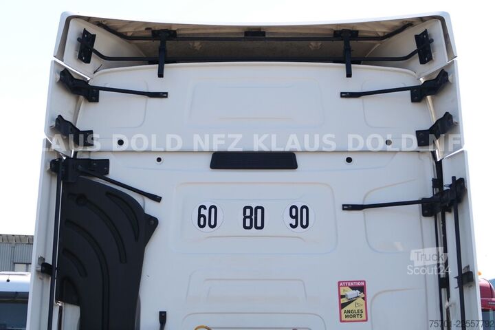 Standardowy ciągnik siodłowy RENAULT T 480 High Cab 2 XL Tanks Retarder Euro 6