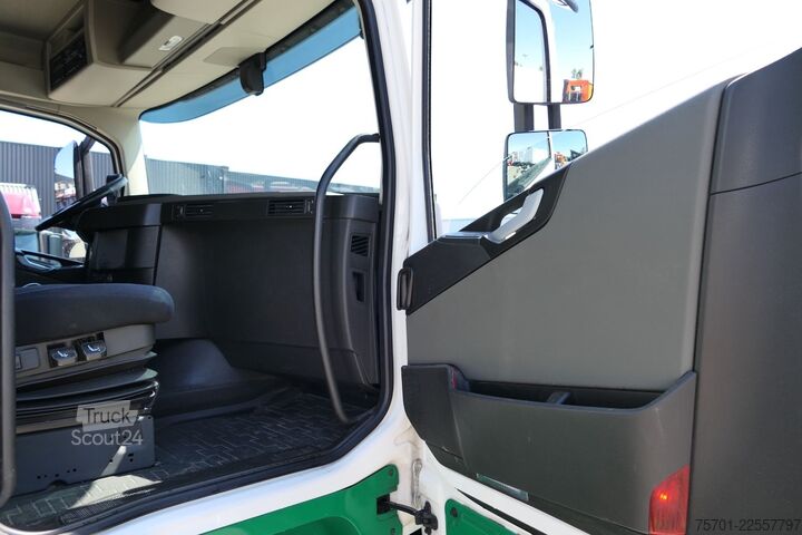 Cysterna samochodowa VOLVO FH 460 Tierfutter 4-kammer Silo X-Track Assist