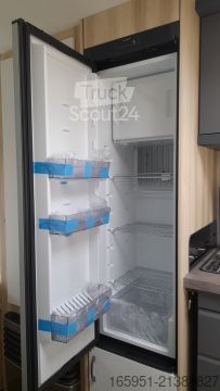 Wohnwagen Hobby De Luxe 490 KMF Modell 2025, TV-Halter, 1800 kg