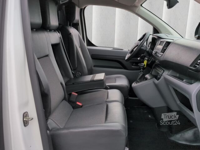 Panelová dodávka Opel Vivaro Kasten Edition 1.5D*AHK Temp R-Kam Regale