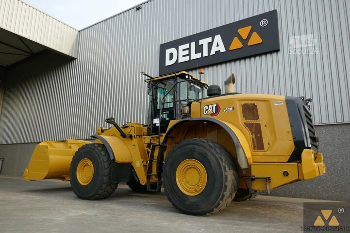 Kolesový nakladač Caterpillar 980M