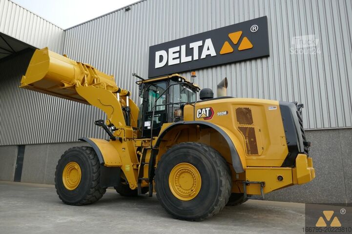 Kolesový nakladač Caterpillar 980M