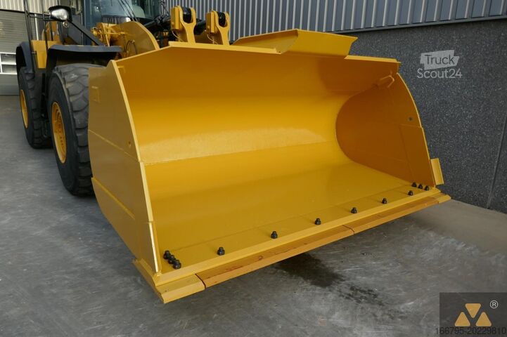 Kolesový nakladač Caterpillar 980M