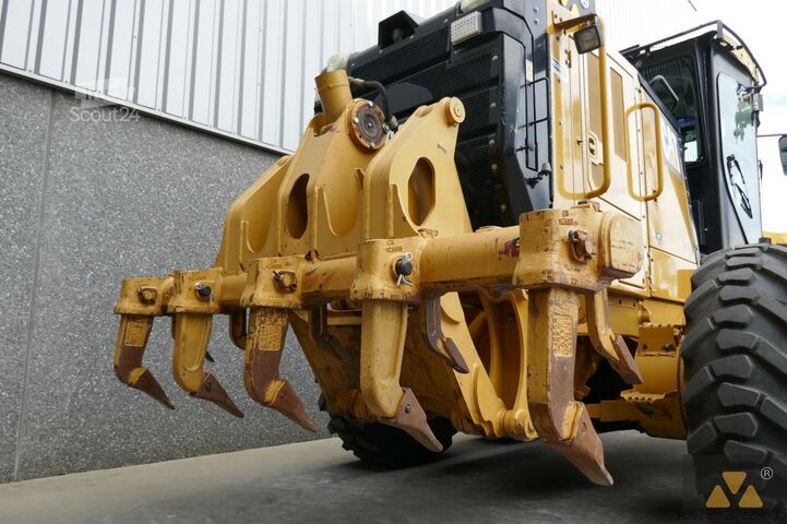 Greideris Caterpillar 140M2