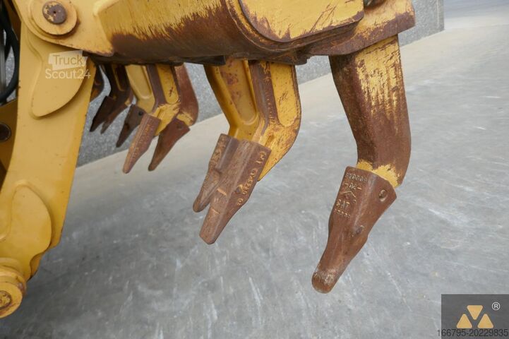 Greideris Caterpillar 140M2