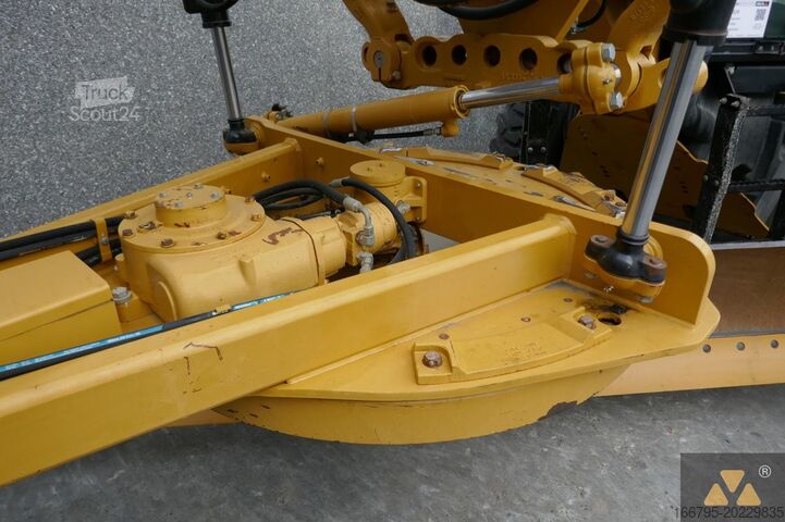 Greideris Caterpillar 140M2