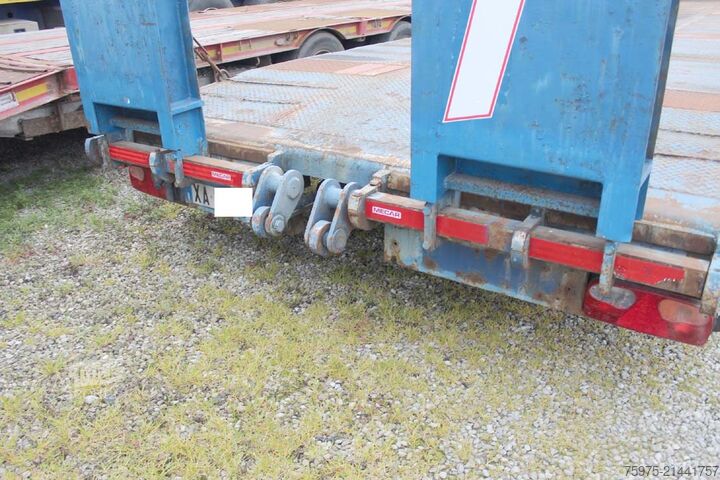 Dieplader oplegger voor het transport van bouwmachines merker semirimorchio carrellone 4assi rampe usa