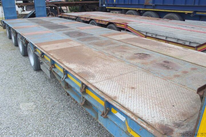 Dieplader oplegger voor het transport van bouwmachines merker semirimorchio carrellone 4assi rampe usa