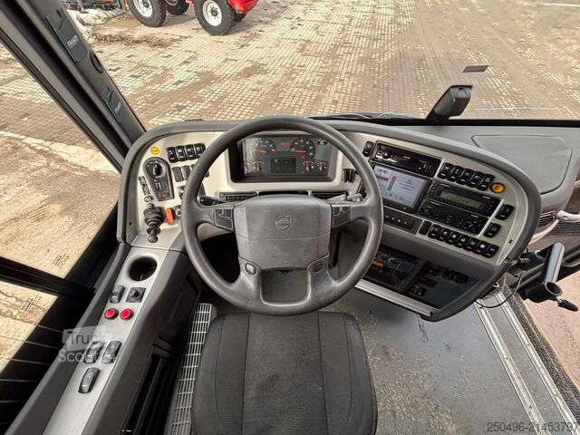 Tourwagen Volvo B8R 9500 4x2 AC / AUXILIARY HEATING / WC / WHEE...