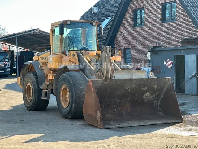 Wheel loader VOLVO L 110E Radlader aufel