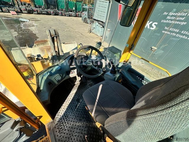 Wheel loader VOLVO L 110E Radlader aufel