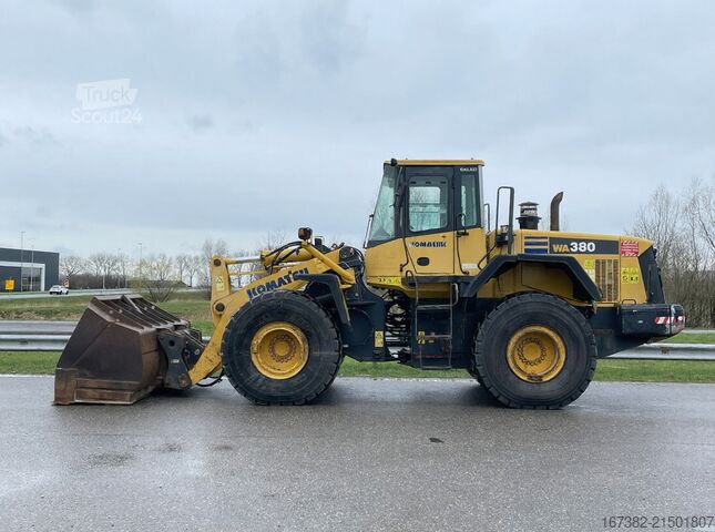 Lader Komatsu WA380-5H