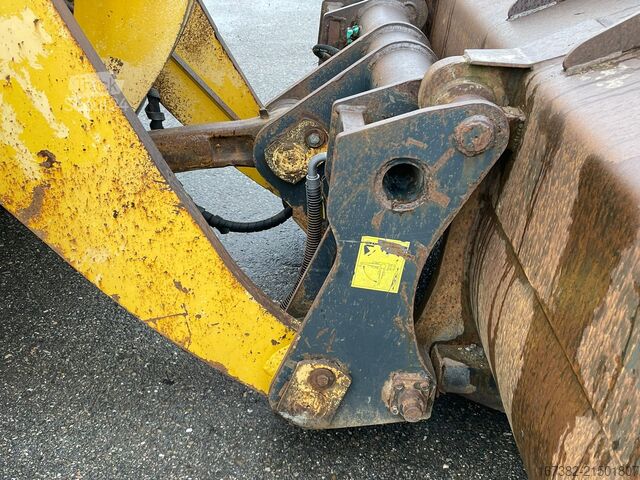Lader Komatsu WA380-5H