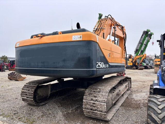 Grävmaskin med larvband Hyundai Robex 250NLC-9