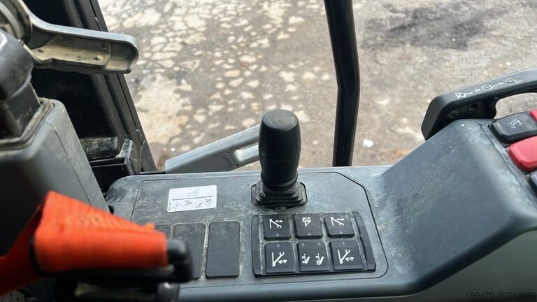 Excavator pe roți Caterpillar M318D