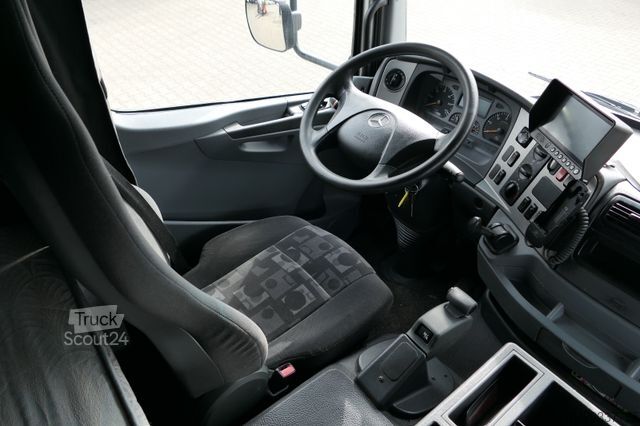 شاحنة نقل سيارات مغلقة MERCEDES-BENZ Atego 822 Autotransporter Geschloss. Automatik