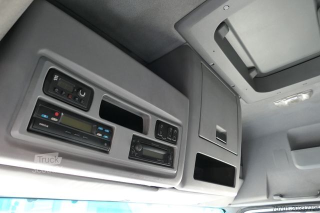 شاحنة نقل سيارات مغلقة MERCEDES-BENZ Atego 822 Autotransporter Geschloss. Automatik