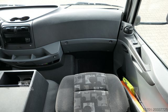 شاحنة نقل سيارات مغلقة MERCEDES-BENZ Atego 822 Autotransporter Geschloss. Automatik