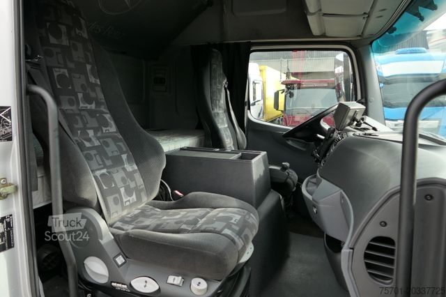 شاحنة نقل سيارات مغلقة MERCEDES-BENZ Atego 822 Autotransporter Geschloss. Automatik