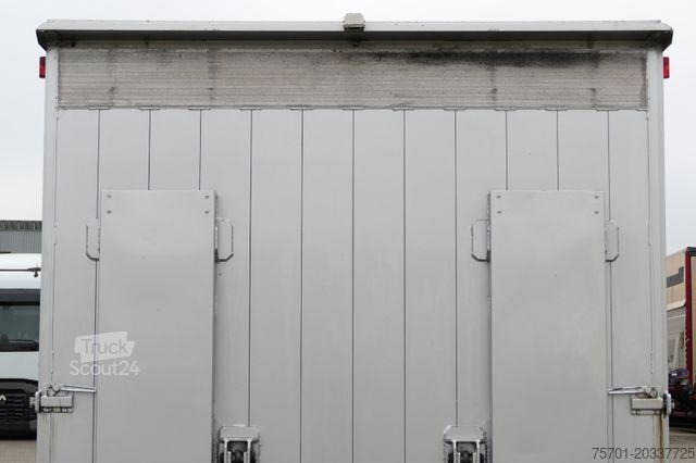 شاحنة نقل سيارات مغلقة MERCEDES-BENZ Atego 822 Autotransporter Geschloss. Automatik