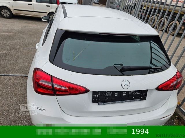 Furgon MERCEDES-BENZ A 200 Automatik Navigation Komfort-Fahrwerk