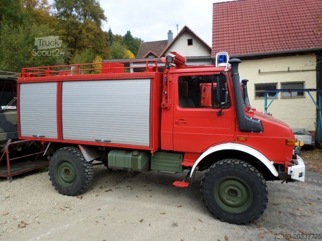 Boxvogn MERCEDES-BENZ 2x Feuerwehr Unimog  U 1300 L Tank & Pumpe 1500